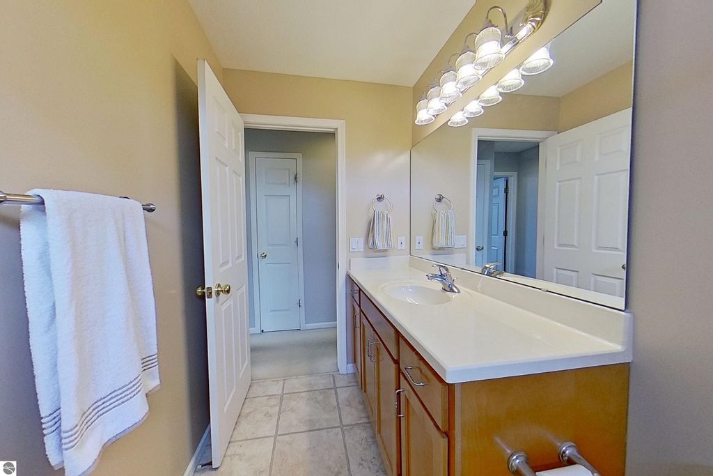 Image 31 of property listing at 1522 Eastpointe Drive, Mt Pleasant, MI 48858
