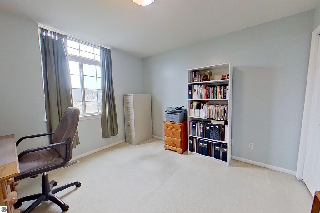 Image 34 of property listing at 1522 Eastpointe Drive, Mt Pleasant, MI 48858