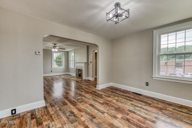 1021 West Main Street, Abingdon, VA 24210