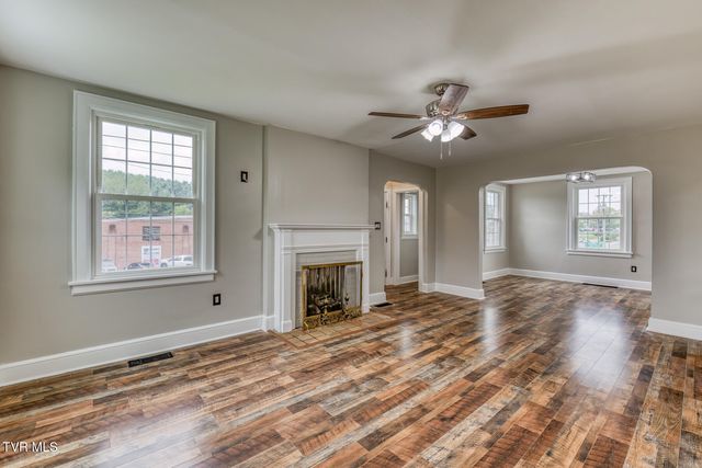 1021 West Main Street, Abingdon, VA 24210