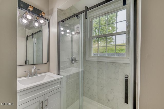 1021 West Main Street, Abingdon, VA 24210