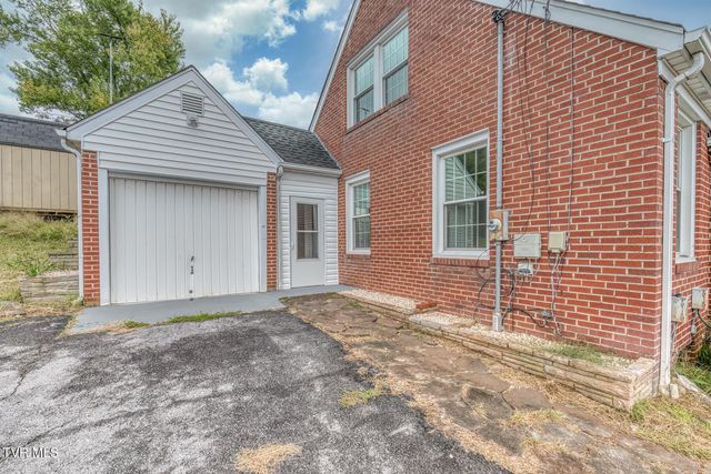 1021 West Main Street, Abingdon, VA 24210