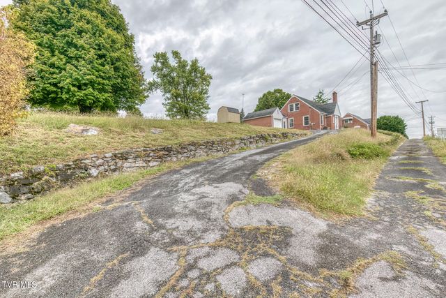 1021 West Main Street, Abingdon, VA 24210