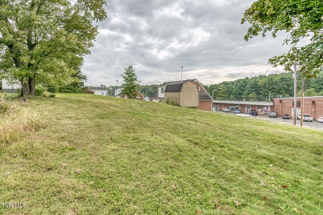 1021 West Main Street, Abingdon, VA 24210