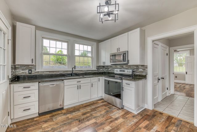 1021 West Main Street, Abingdon, VA 24210