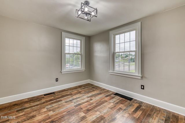 1021 West Main Street, Abingdon, VA 24210