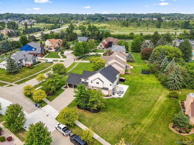 8140 N Pointe Court, Canton Charter Township, MI 48187