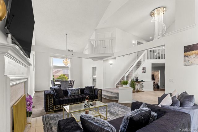 8140 N Pointe Court, Canton Charter Township, MI 48187