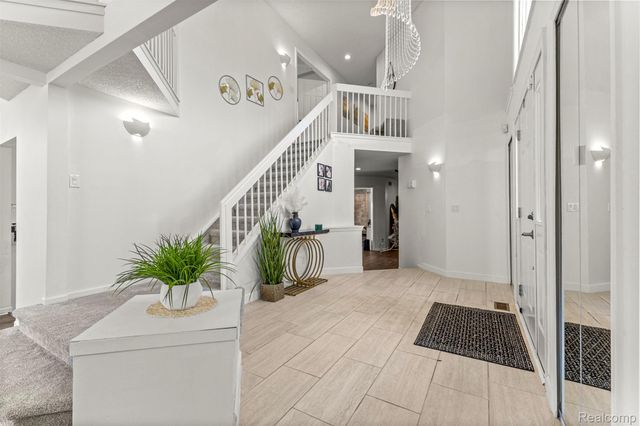 8140 N Pointe Court, Canton Charter Township, MI 48187