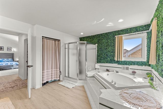 8140 N Pointe Court, Canton Charter Township, MI 48187