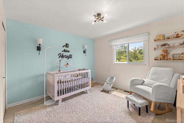 8140 N Pointe Court, Canton Charter Township, MI 48187