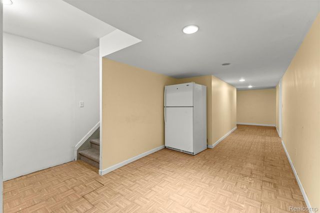 8140 N Pointe Court, Canton Charter Township, MI 48187