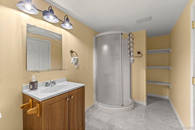 8140 N Pointe Court, Canton Charter Township, MI 48187