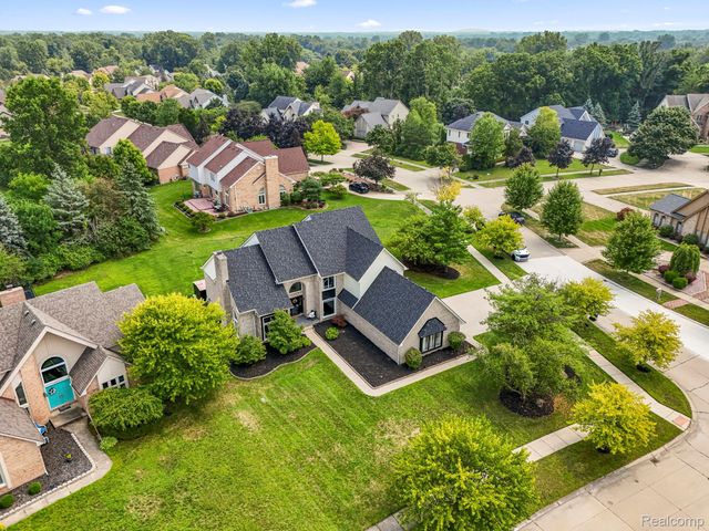 8140 N Pointe Court, Canton Charter Township, MI 48187