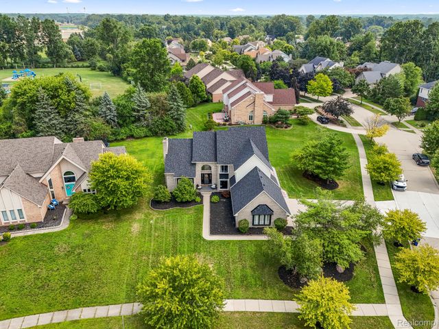 8140 N Pointe Court, Canton Charter Township, MI 48187