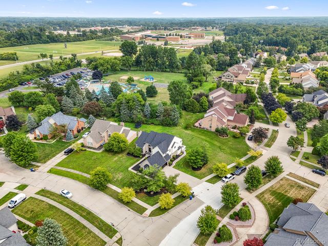 8140 N Pointe Court, Canton Charter Township, MI 48187