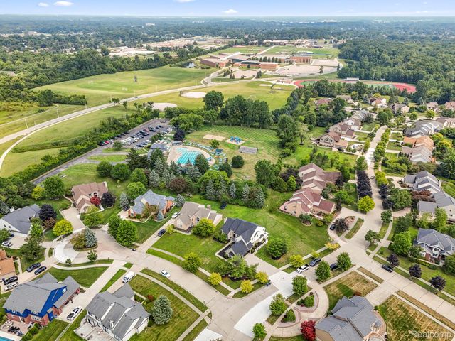8140 N Pointe Court, Canton Charter Township, MI 48187