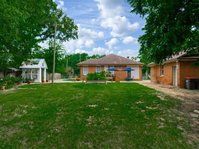 354 W Washington Street, Paris, TX 75460