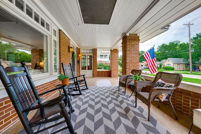 354 W Washington Street, Paris, TX 75460