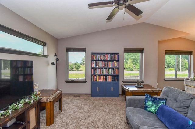 4413 S Tribbey Trl Trail, Sioux Falls, SD 57106