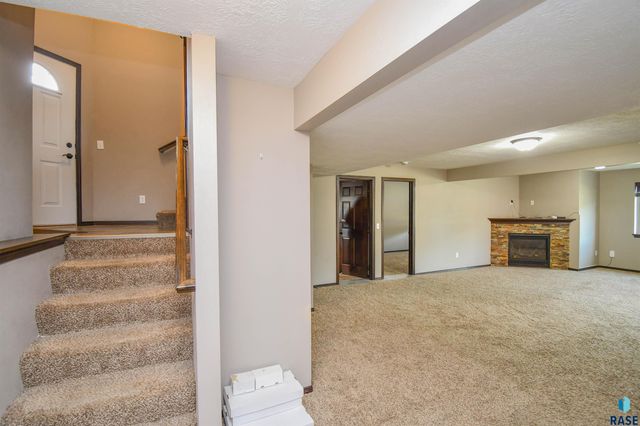 4413 S Tribbey Trl Trail, Sioux Falls, SD 57106