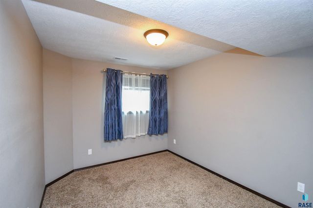 4413 S Tribbey Trl Trail, Sioux Falls, SD 57106