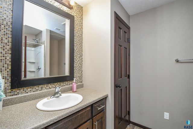 4413 S Tribbey Trl Trail, Sioux Falls, SD 57106