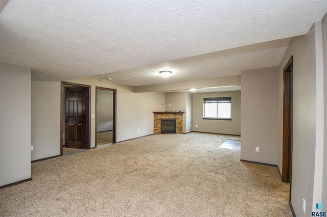 4413 S Tribbey Trl Trail, Sioux Falls, SD 57106