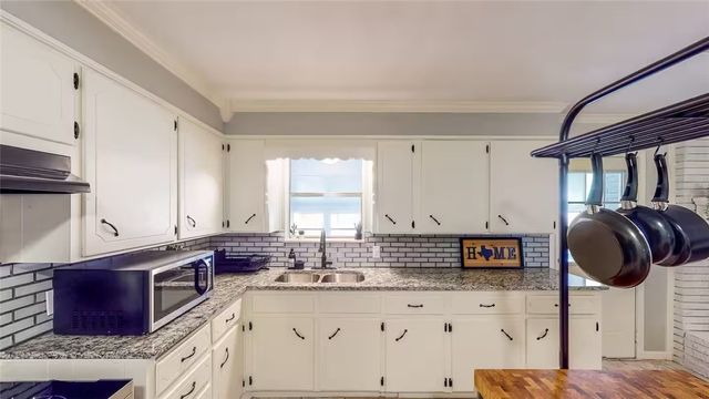 4736 Gholson Road, Waco, TX 76705