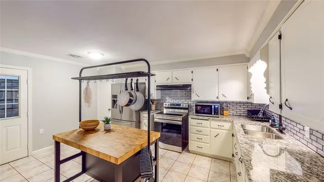 4736 Gholson Road, Waco, TX 76705