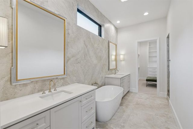 1722 Huntington Avenue, Nichols Hills, OK 73116