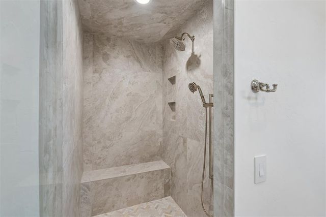 1722 Huntington Avenue, Nichols Hills, OK 73116