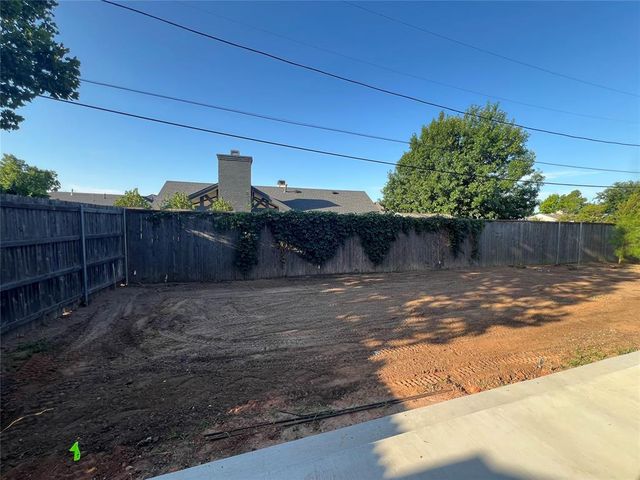 1722 Huntington Avenue, Nichols Hills, OK 73116