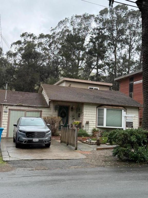 577 Reina Del Mar Avenue, Pacifica, CA 94044