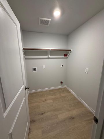 1225 Canton Dr, College Station, TX 77845