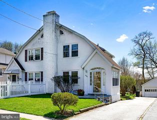 436 SAINT DAVIDS AVE, Wayne, PA 19087