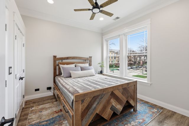 5962 N East Circle Avenue 7, Chicago, IL 60631