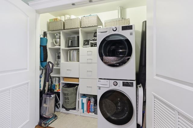 5962 N East Circle Avenue 7, Chicago, IL 60631