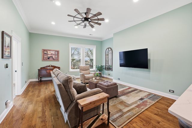 5962 N East Circle Avenue 7, Chicago, IL 60631