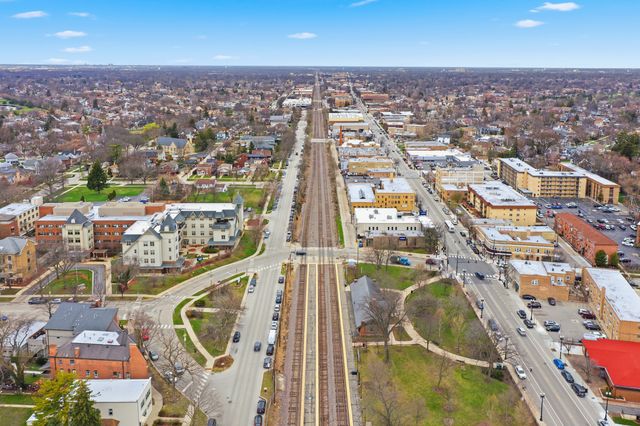 5962 N East Circle Avenue 7, Chicago, IL 60631