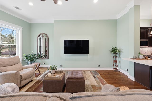 5962 N East Circle Avenue 7, Chicago, IL 60631