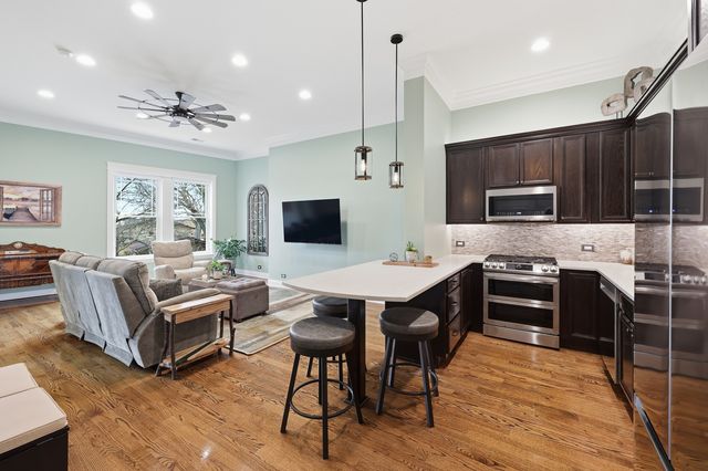 5962 N East Circle Avenue 7, Chicago, IL 60631