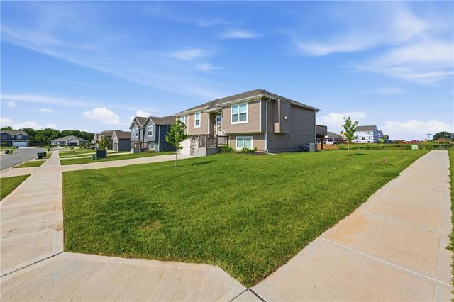 700 Summer Dawn Circle, Belton, MO 64012
