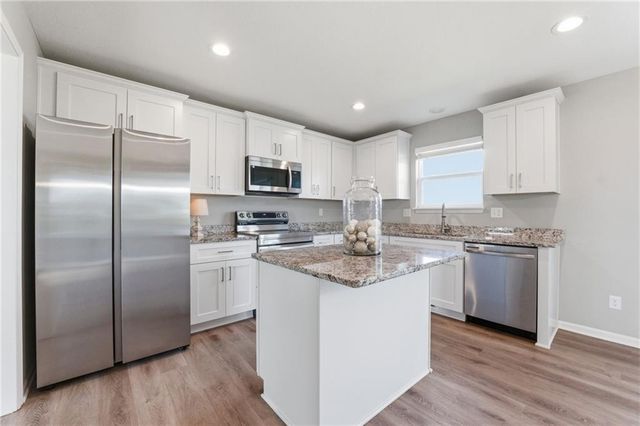 700 Summer Dawn Circle, Belton, MO 64012