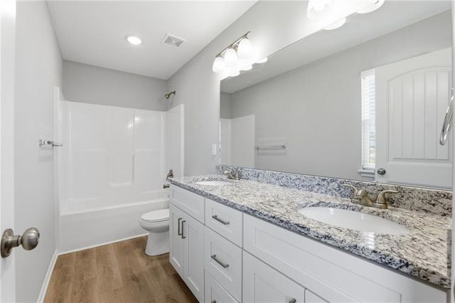 700 Summer Dawn Circle, Belton, MO 64012