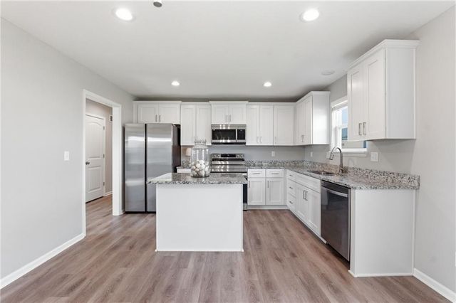 700 Summer Dawn Circle, Belton, MO 64012