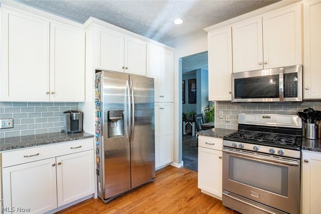 1060 Sugarhouse Lane, Medina, OH 44256