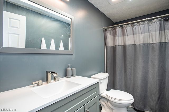 1060 Sugarhouse Lane, Medina, OH 44256