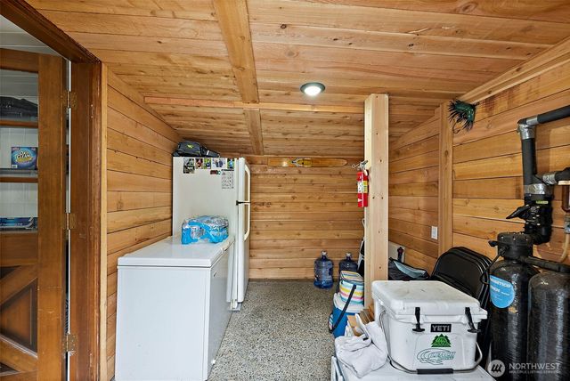 33915 Tanwax Court E, Eatonville, WA 98328