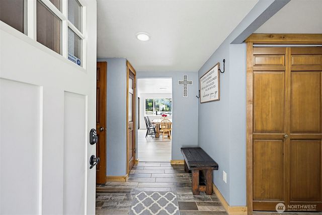 33915 Tanwax Court E, Eatonville, WA 98328